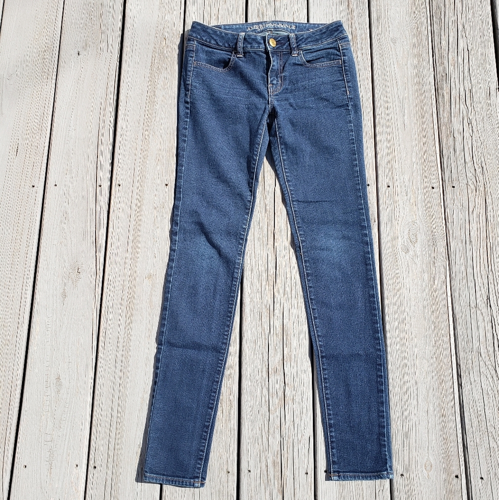 American Eagle (AE) Low-Rise Skinny Jeans - Size 2 Long